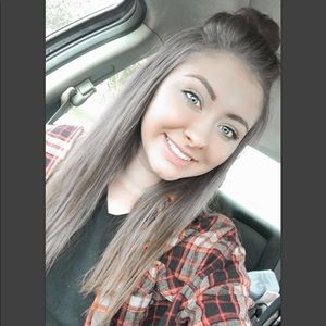 Meet your Posher, Kayla